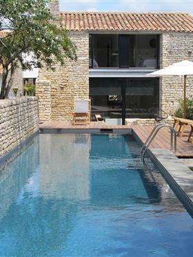 Terrace and pool in Ile de Re - Hotel Le Senechal