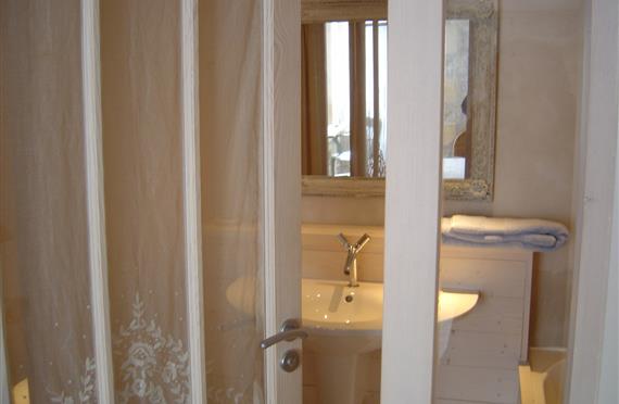Rent spacious room Hotel le Sénéchal - Ars en Ré
