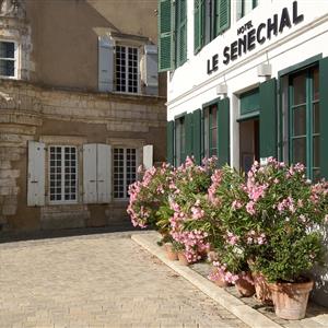 Devanture Hotel Le Senechal Ile de Re