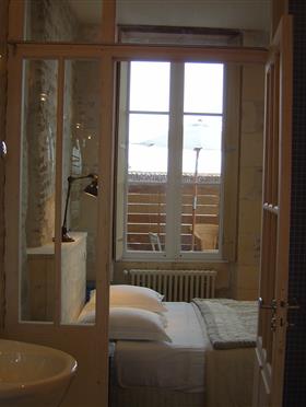 Suite 22