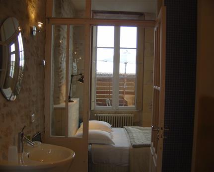 Suite 22