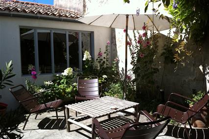rental house garden hotel le senechal ile de re